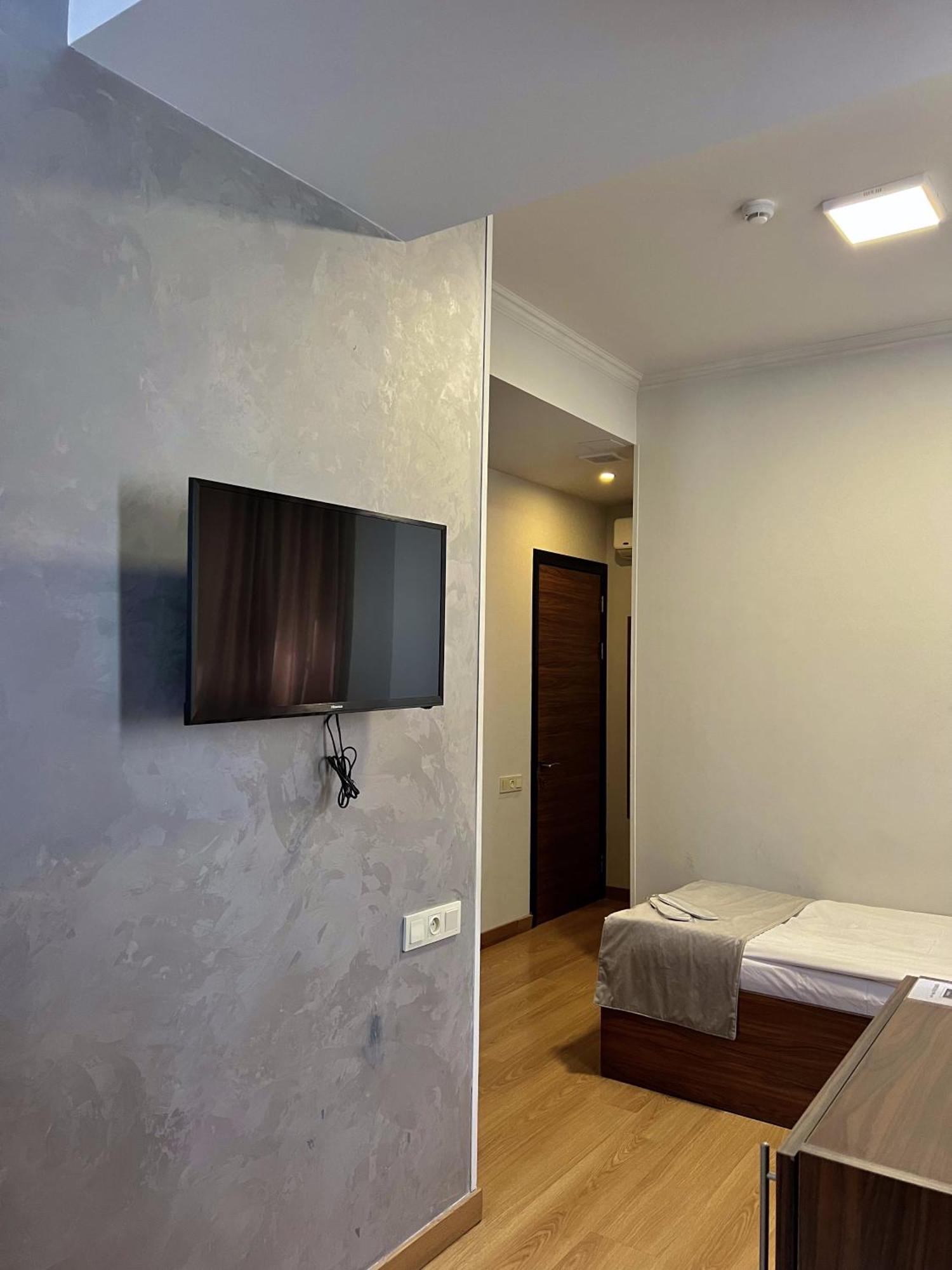 Mashtots Hotel Erévan Extérieur photo