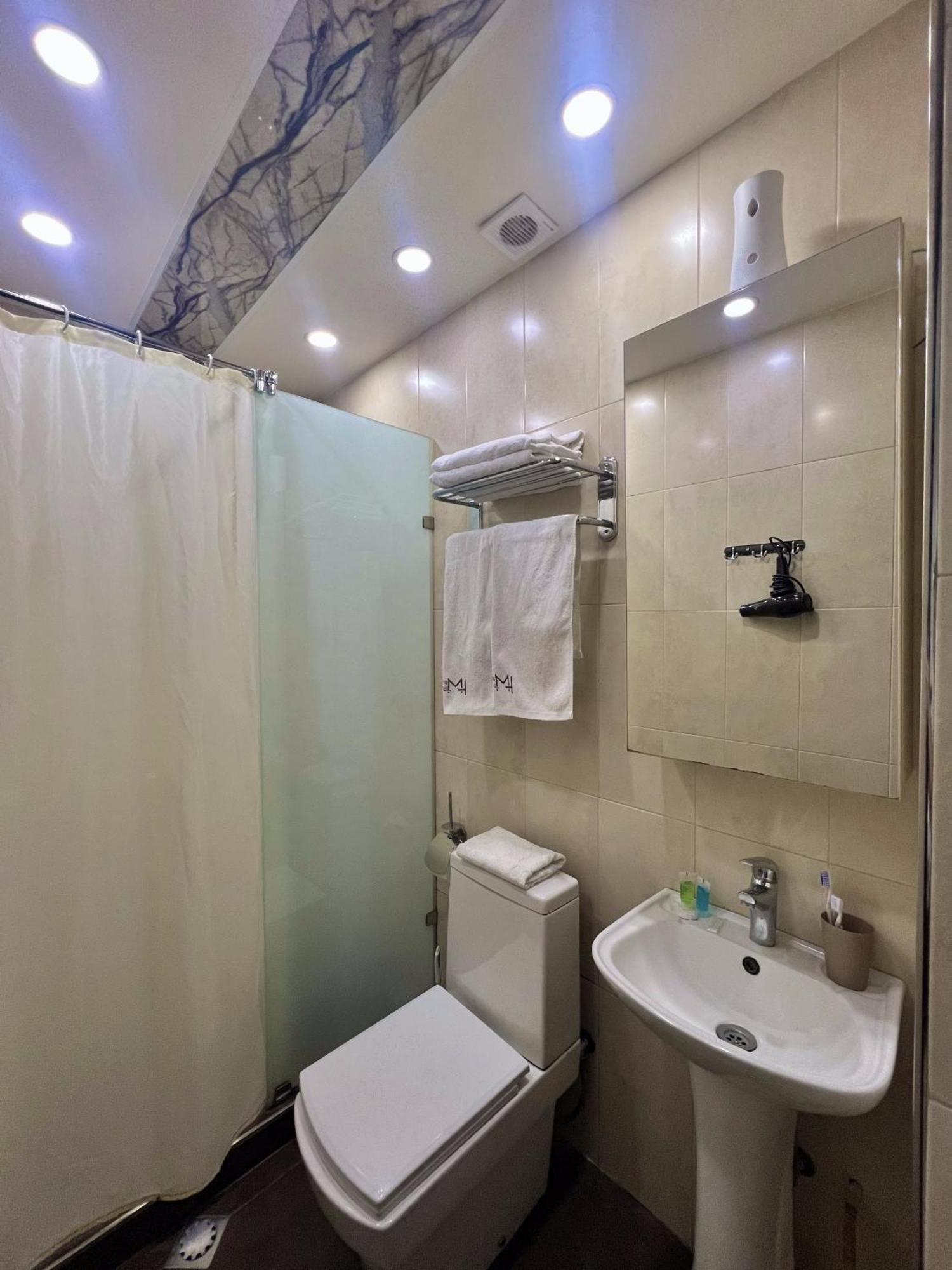 Mashtots Hotel Erévan Extérieur photo