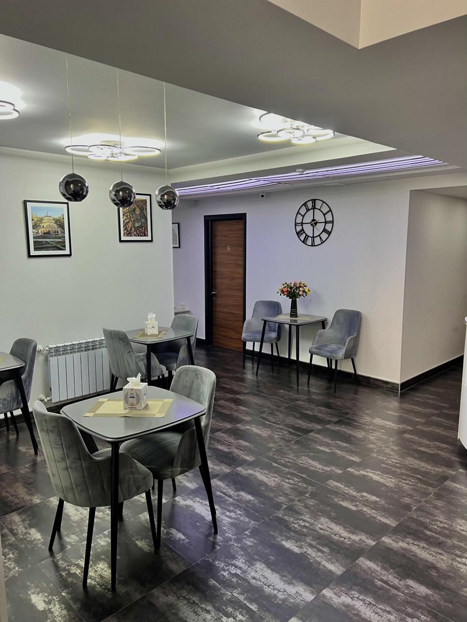 Mashtots Hotel Erévan Extérieur photo