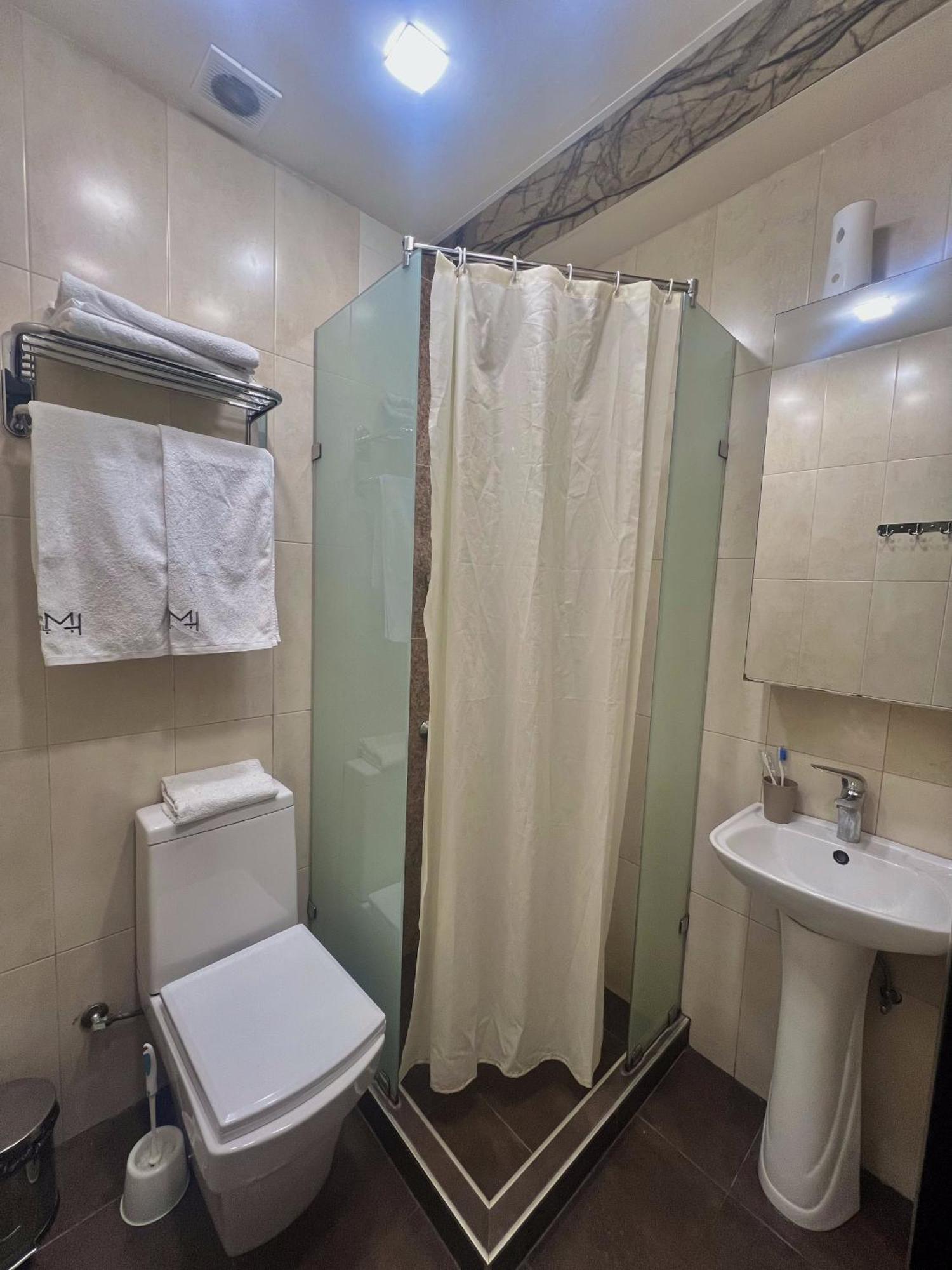 Mashtots Hotel Erévan Extérieur photo