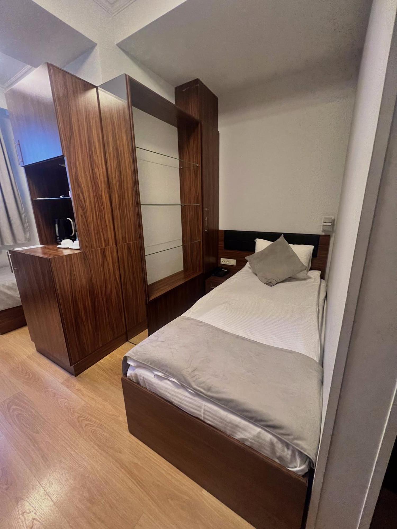 Mashtots Hotel Erévan Extérieur photo