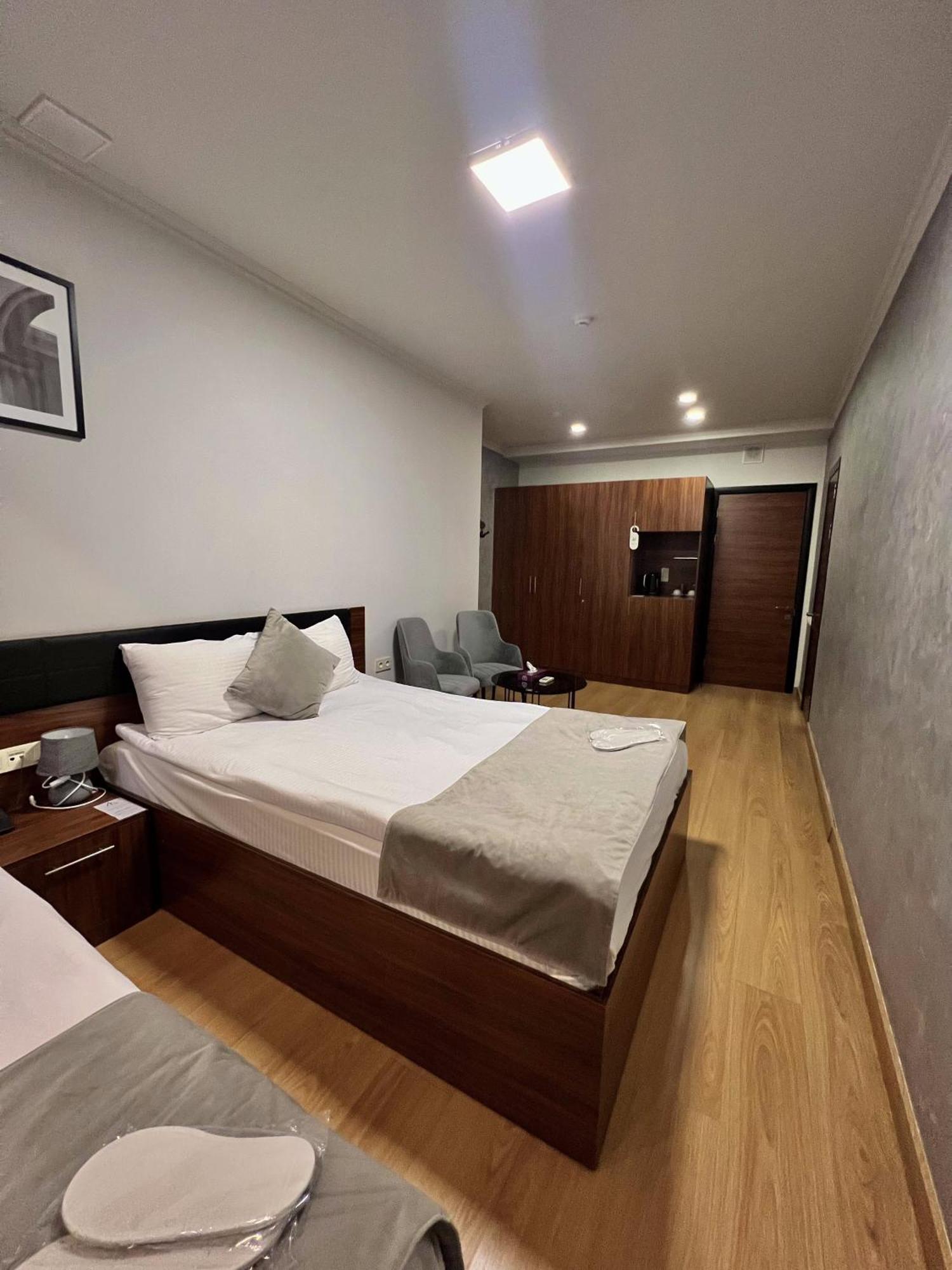 Mashtots Hotel Erévan Extérieur photo