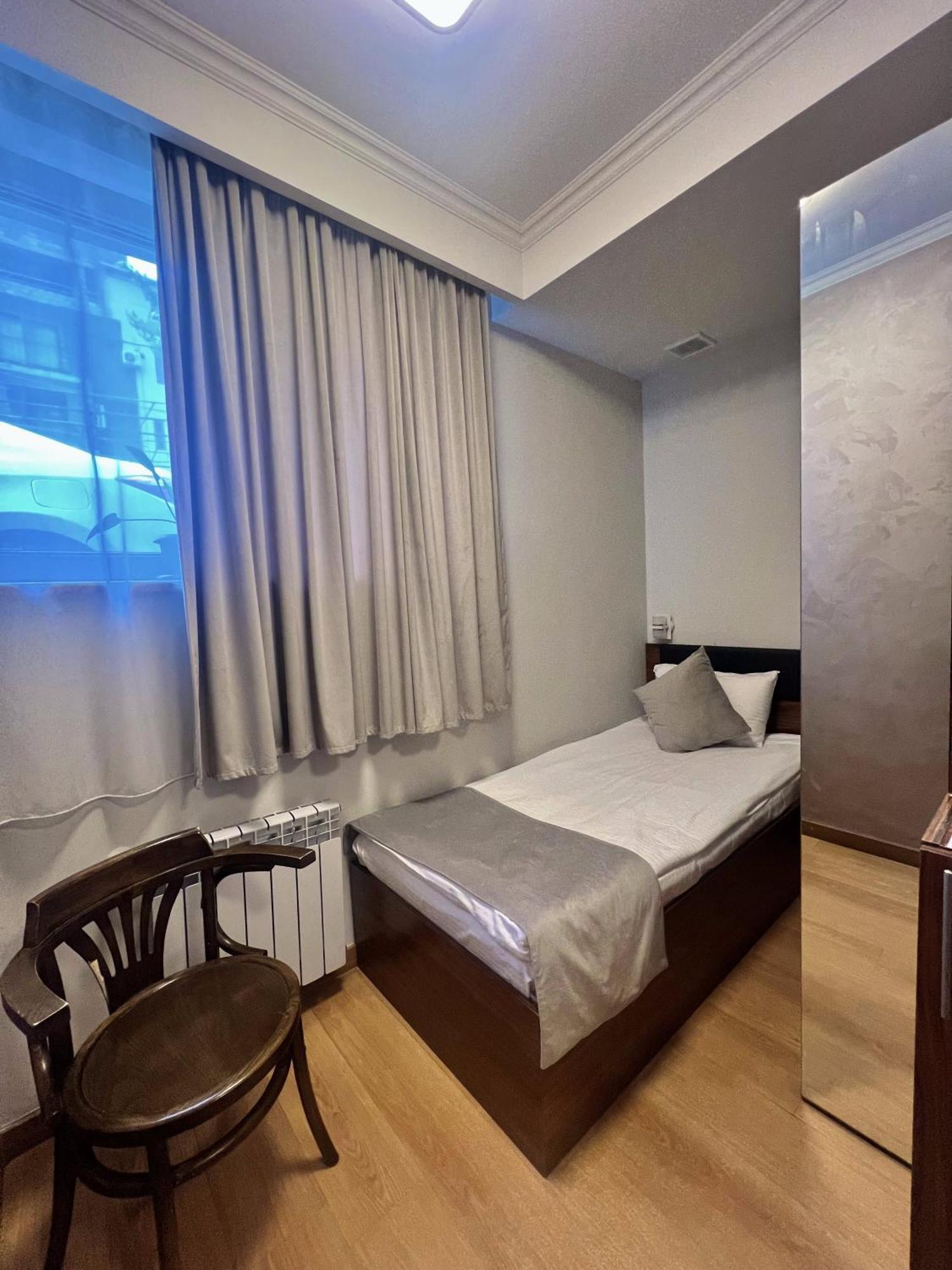 Mashtots Hotel Erévan Extérieur photo