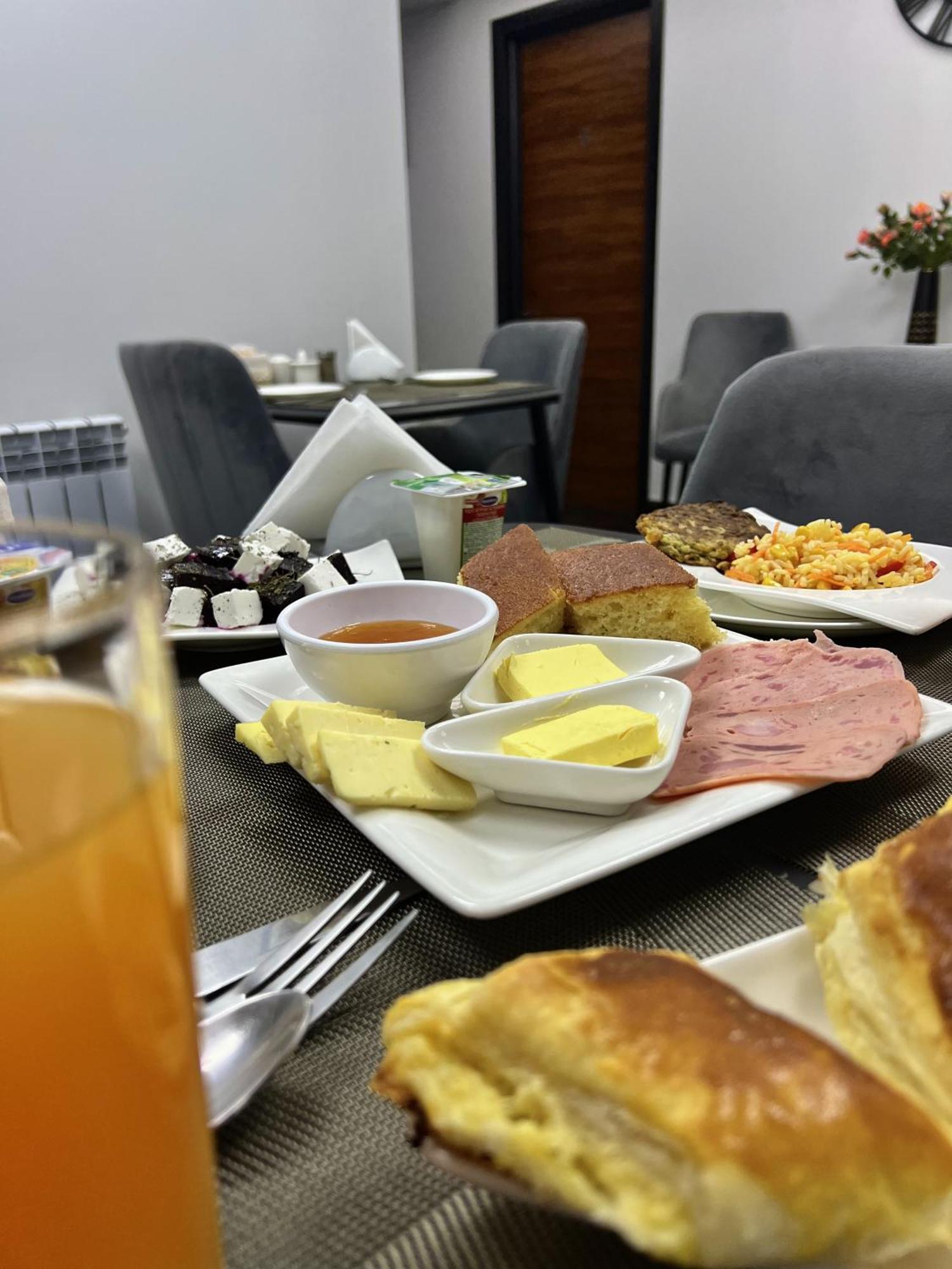 Mashtots Hotel Erévan Extérieur photo